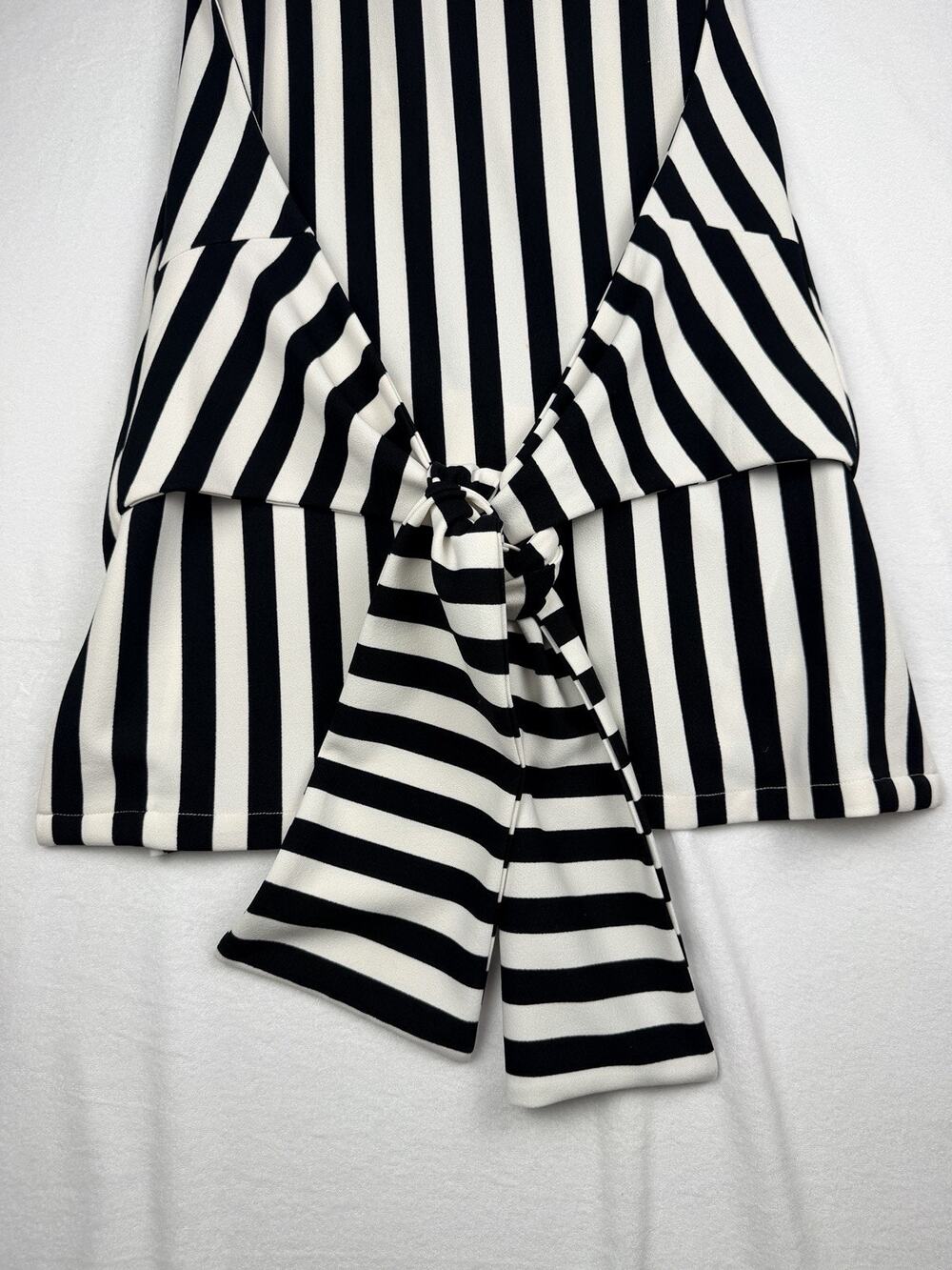 Gracia Tunic Top Women’s L Black White Striped Open Side Tie Waist Sleeveless